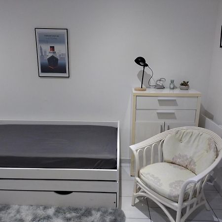 Studio Charmant Canape Lit Netflix Prime Video Wifi Dazn 르아브르 외부 사진